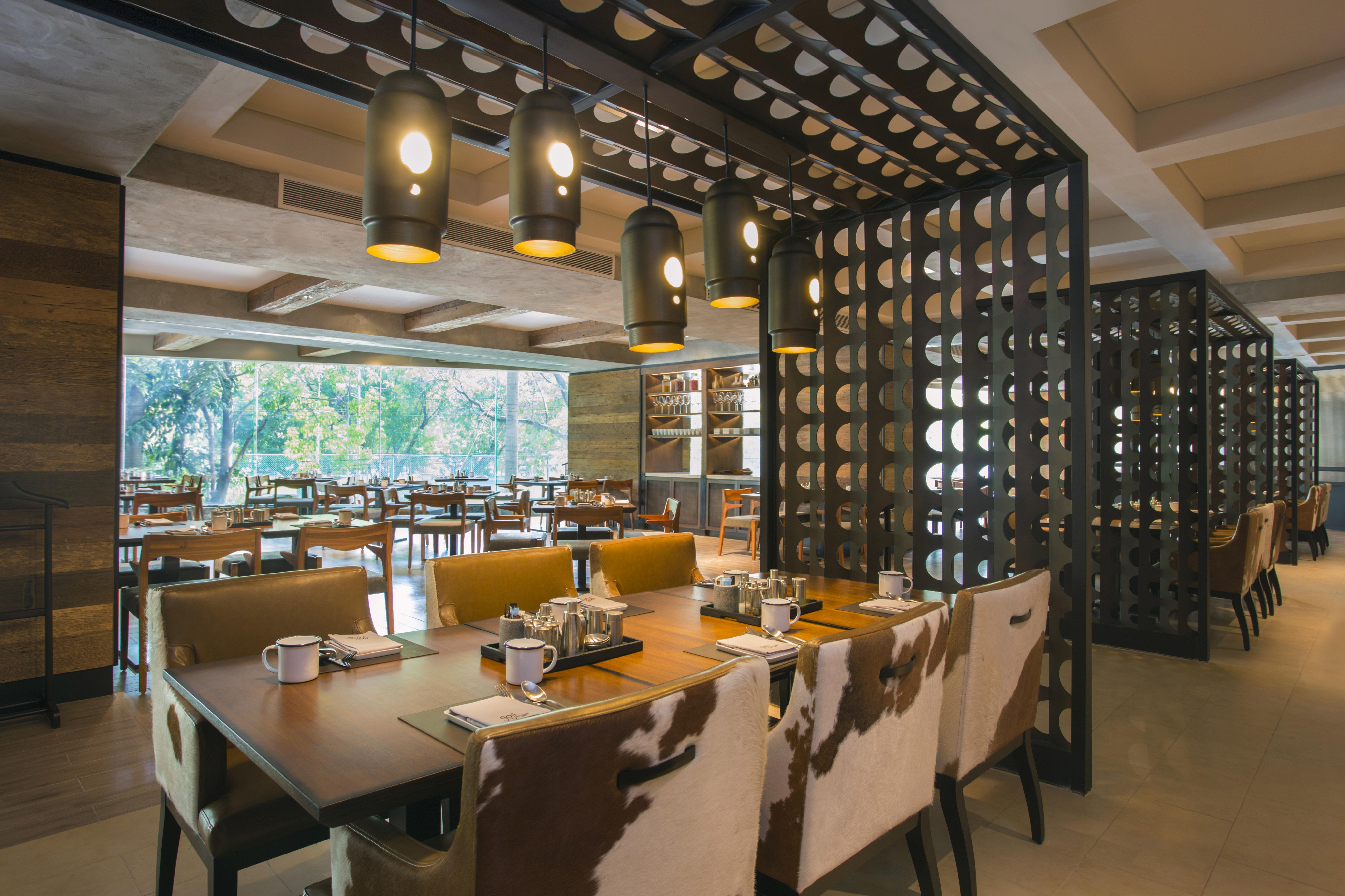 Bangkok Marriott Marquis Queens Park Exterior photo The restaurant