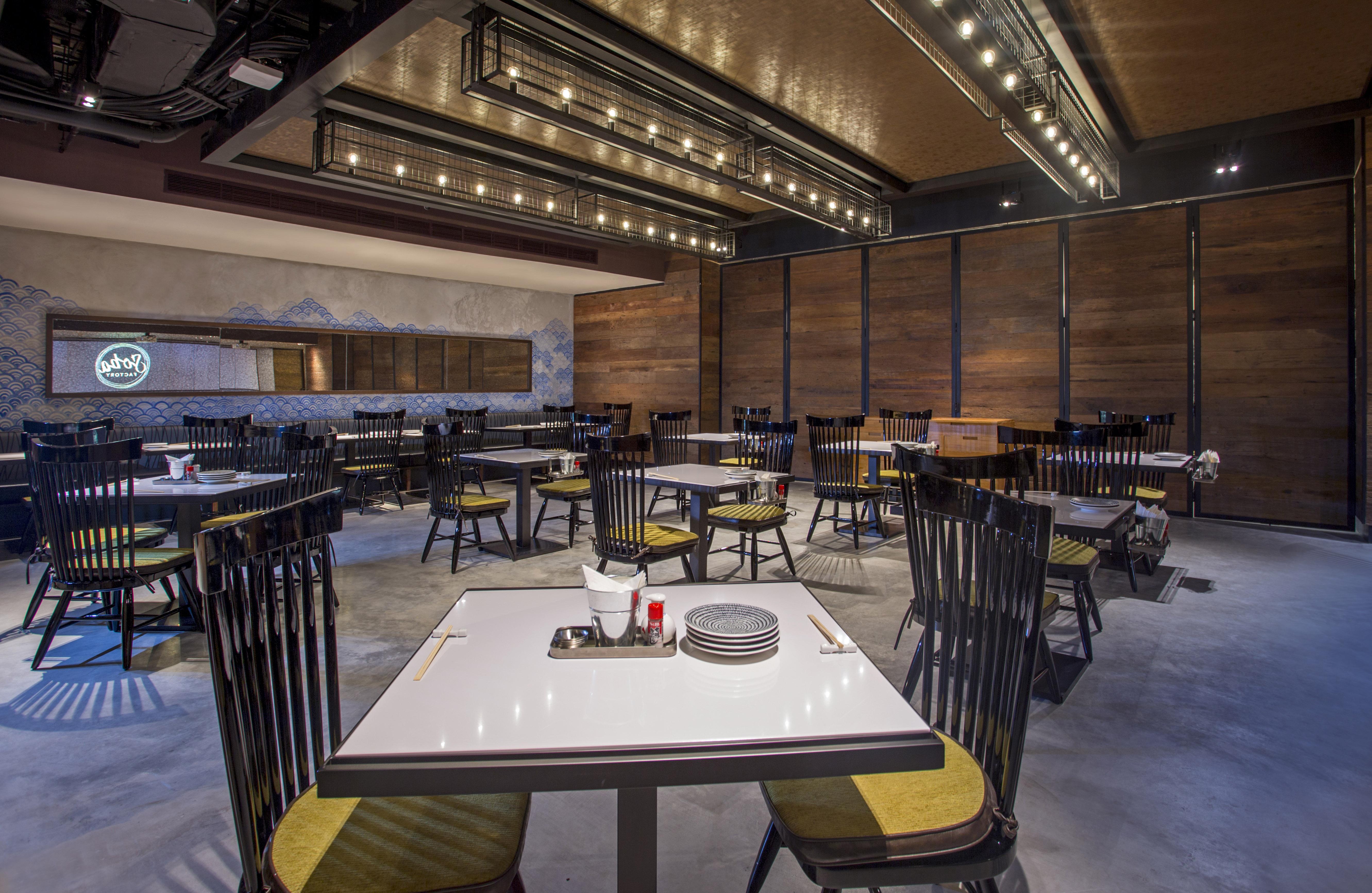 Bangkok Marriott Marquis Queens Park Exterior photo Interior of a typical restaurant
