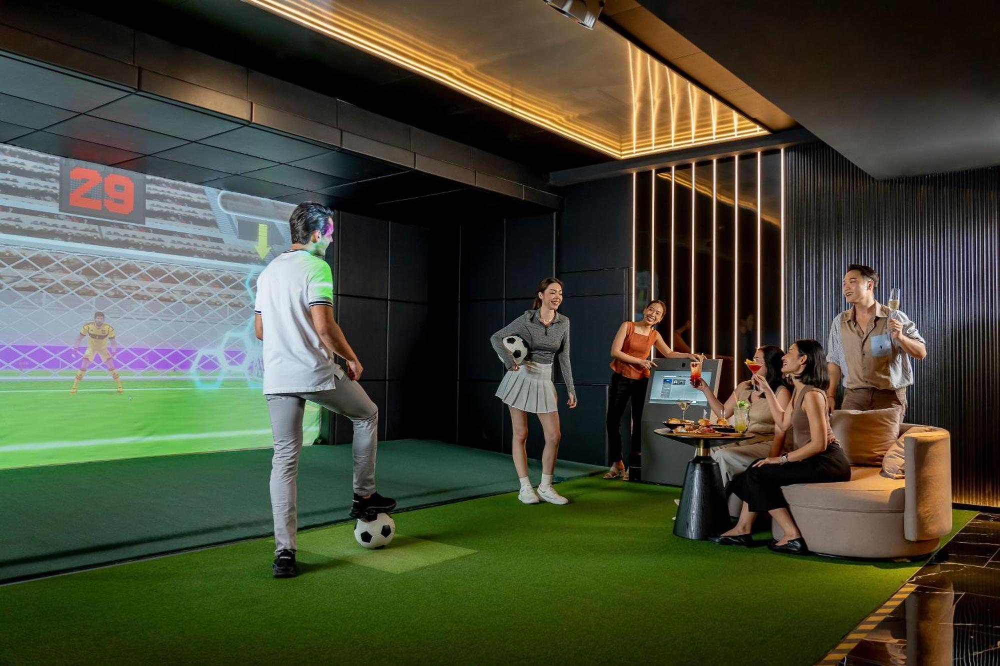 Bangkok Marriott Marquis Queens Park Exterior photo The Sports Bar