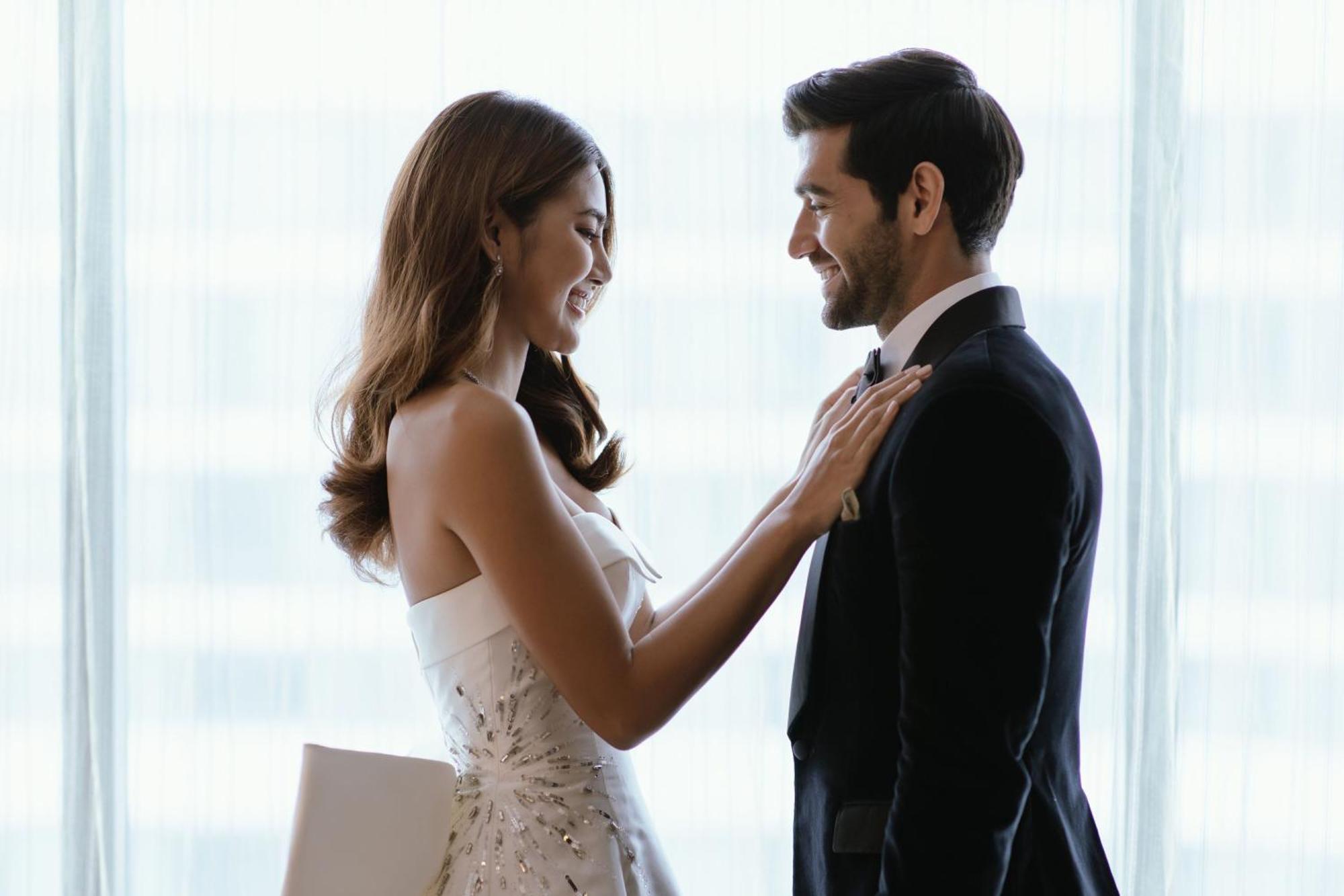 Bangkok Marriott Marquis Queens Park Exterior photo Wedding dress