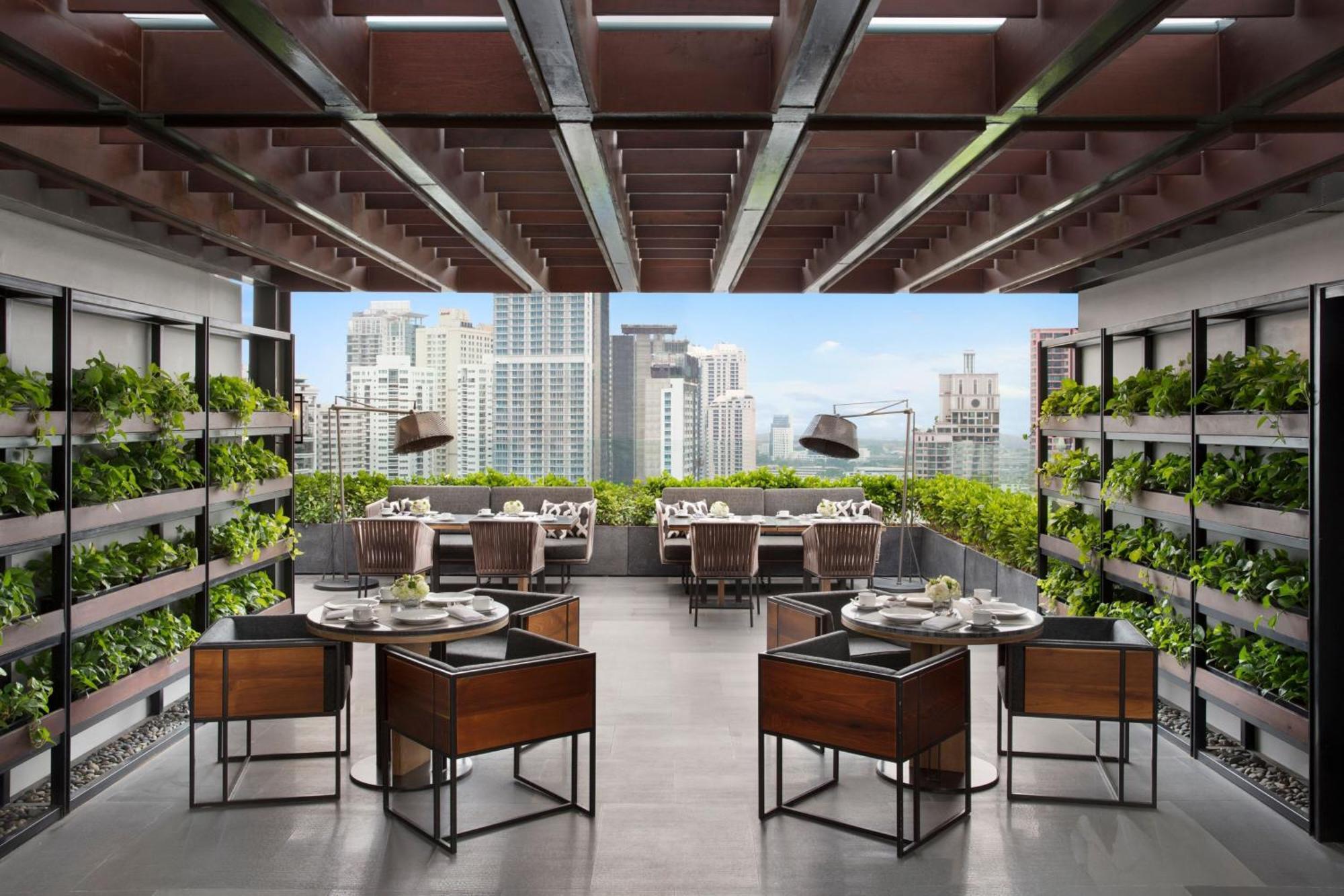 Bangkok Marriott Marquis Queens Park Exterior photo The rooftop restaurant