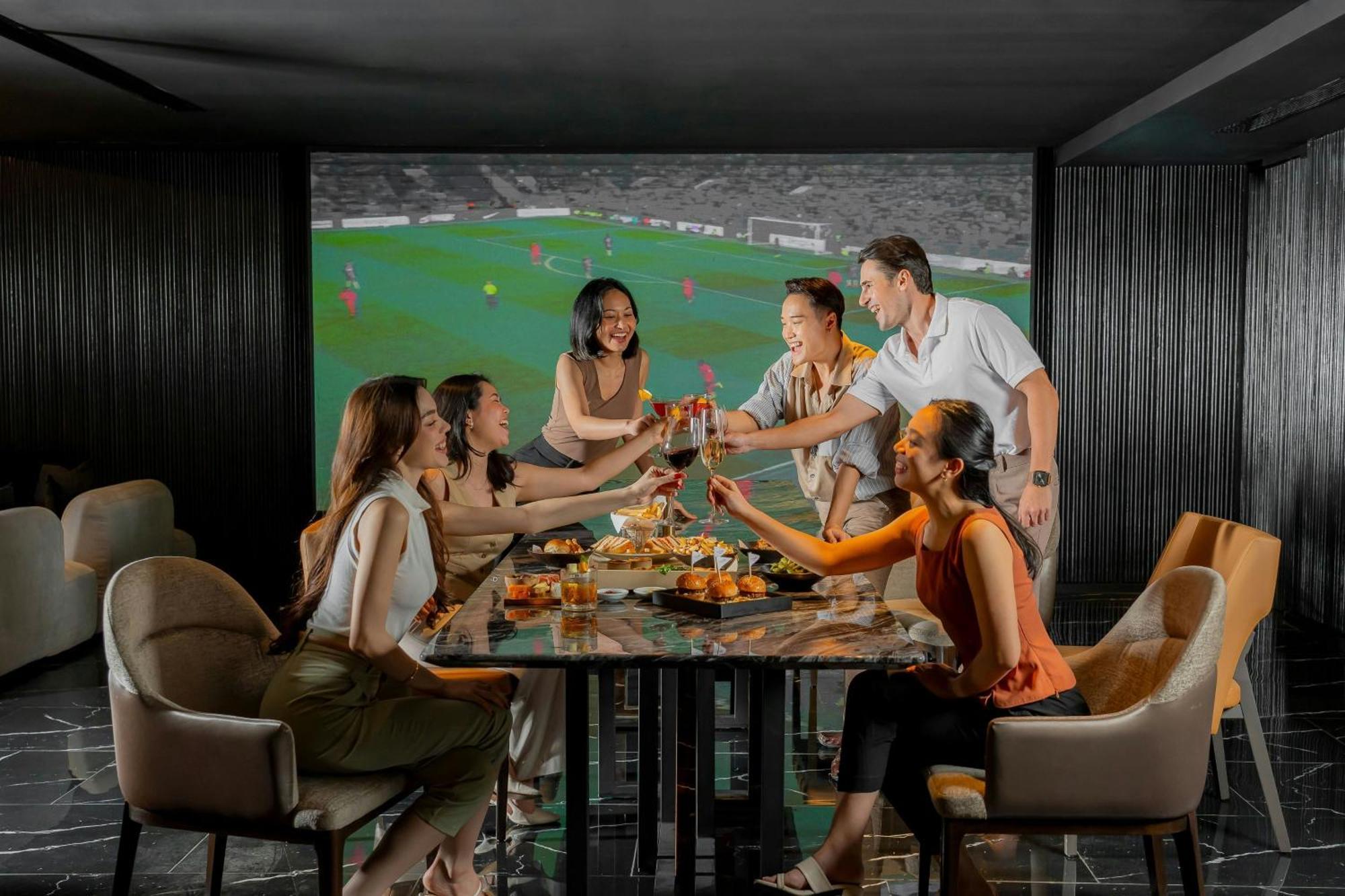 Bangkok Marriott Marquis Queens Park Exterior photo The Sports Bar